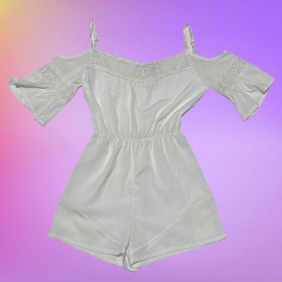 FURTADO Solid White Lace Trim Cold Shoulder Short Sleeve Mini Romper Size Small - Picture 16 of 16